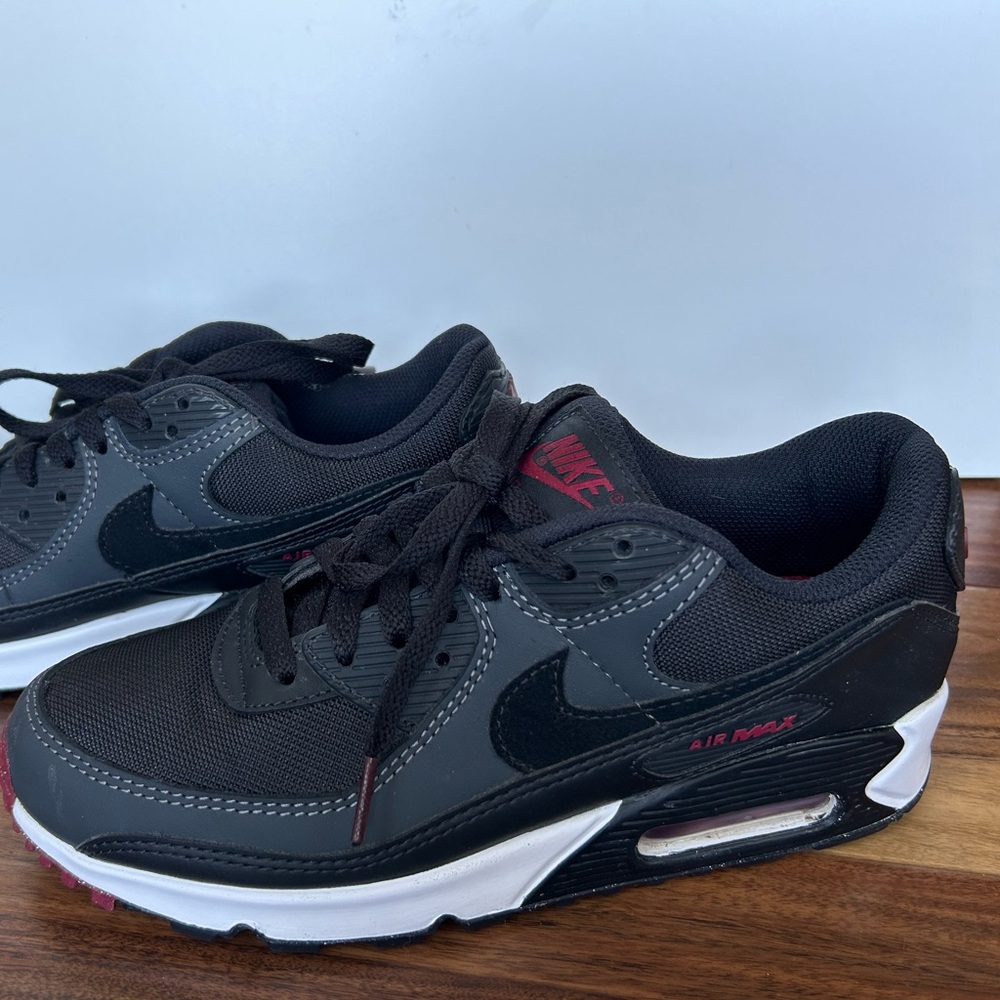 Black Nike Air Max size 7